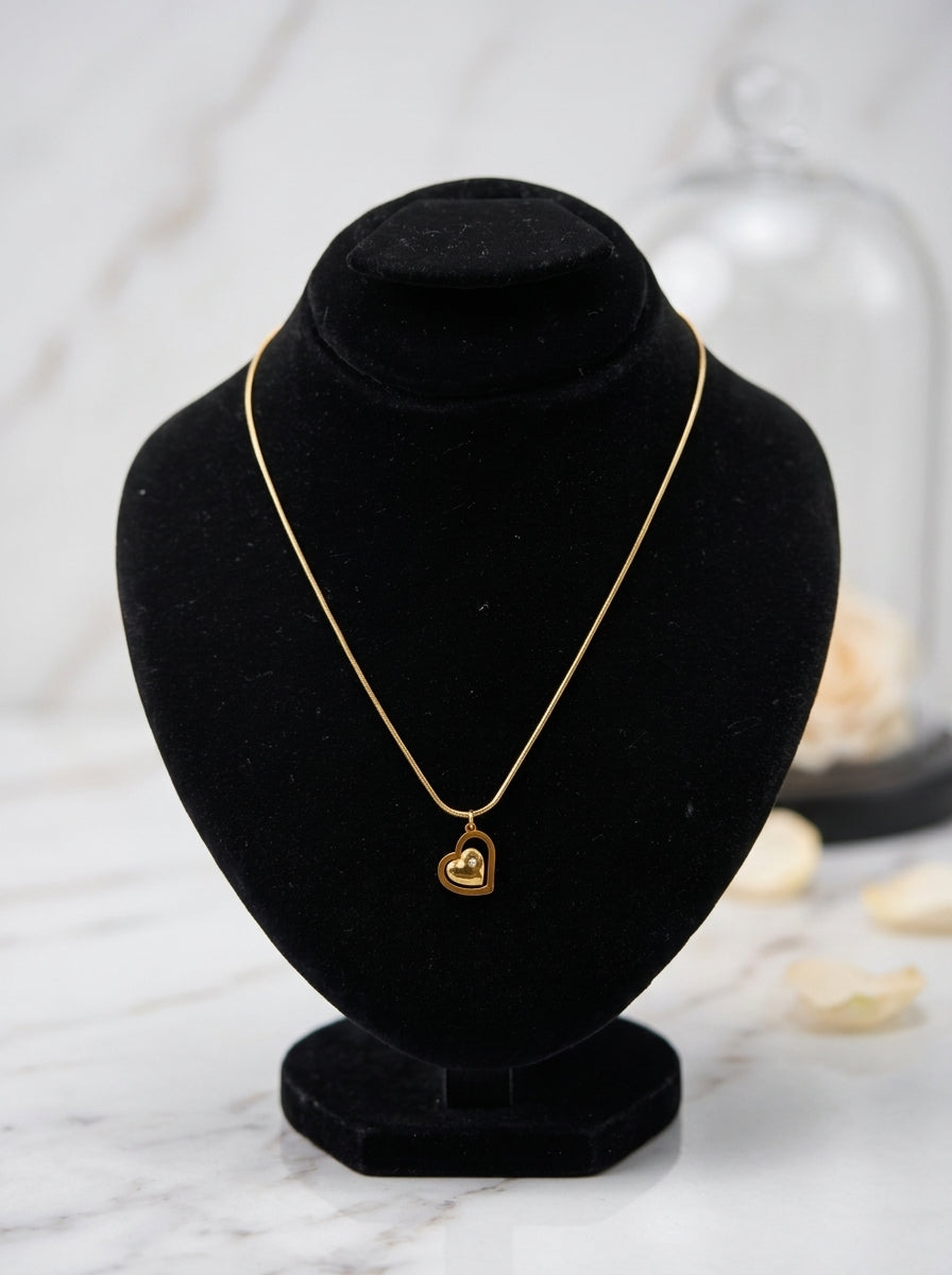 Delicate Heart Charm Gold Pendant Necklace