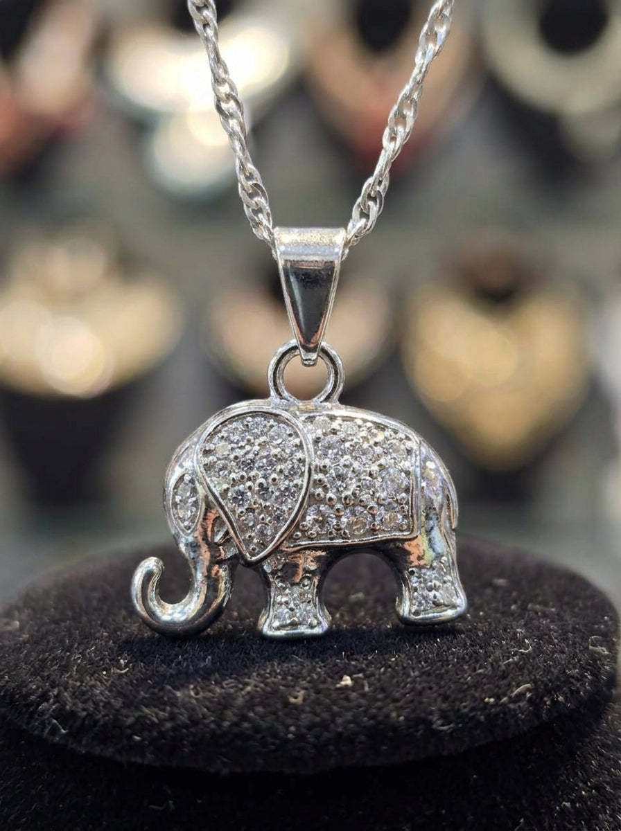 Elegant Silver-Tone Elephant Pendant Necklace with Intricate Detailing